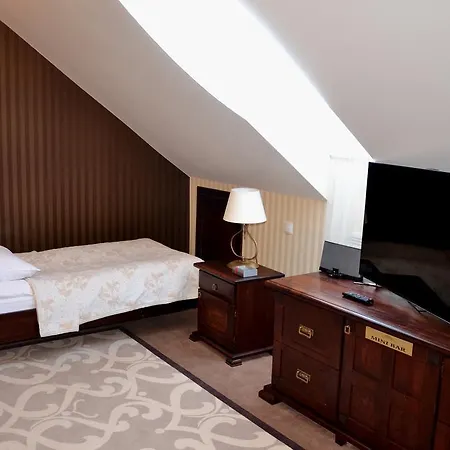 Отель Nowodworski Легница