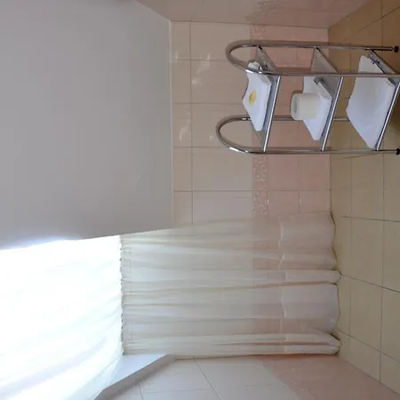 Otel Nowodworski 3*