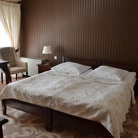 Otel Nowodworski 3*