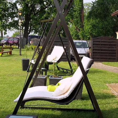 Nowodworski Отель Легница